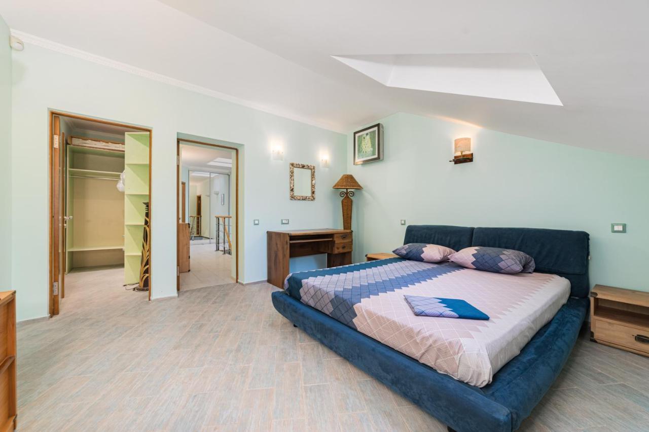 Classical Deribasivska 3-Bedrooms Apartment Odesa Exterior photo