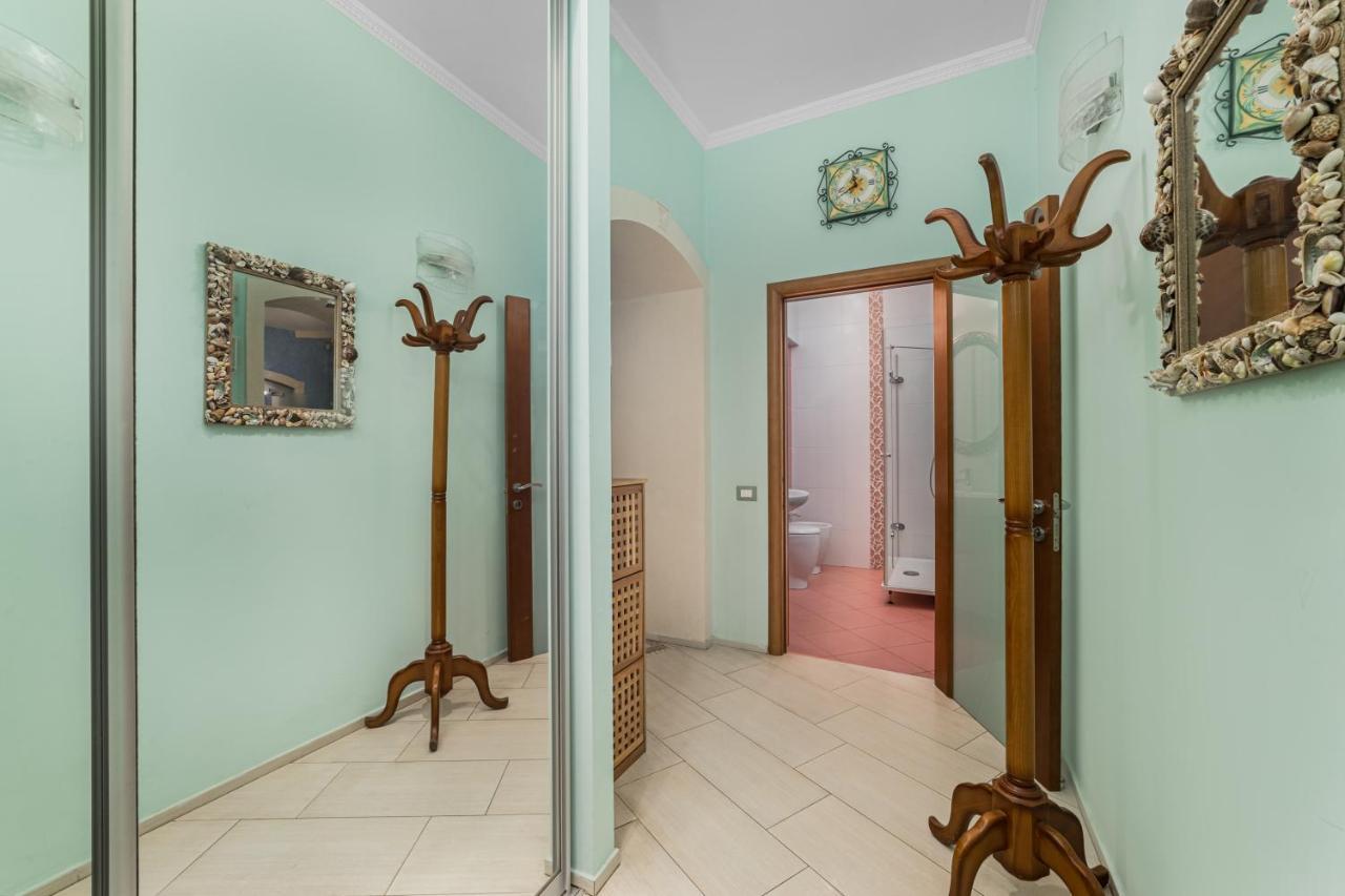 Classical Deribasivska 3-Bedrooms Apartment Odesa Exterior photo